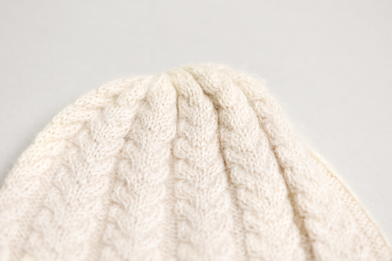 Edera berretto 100% cashmere lavorato ai ferri Edera berretto 100% cashmere lavorato ai ferri