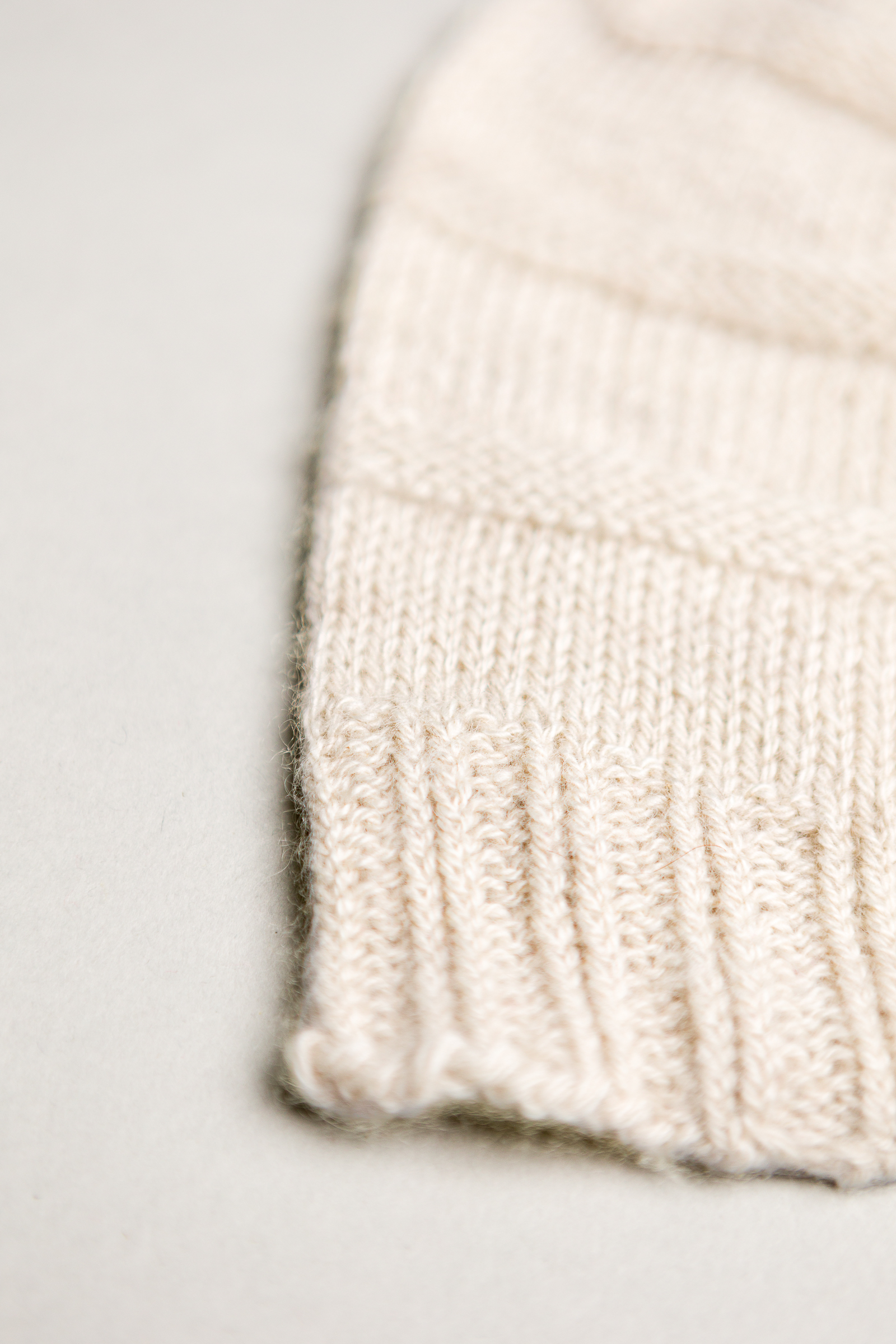 Culla berretto 100% cashmere fatto a mano Culla berretto 100% cashmere fatto a mano