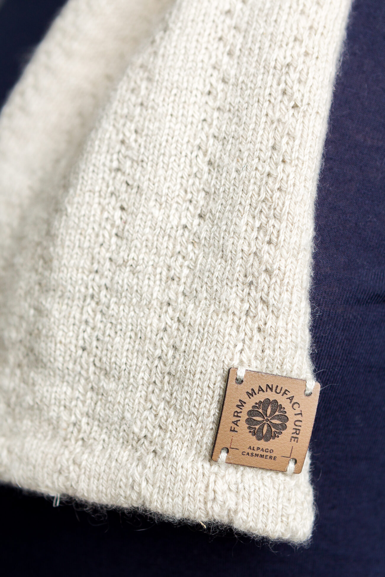 Sciarpa Radici con filato 100% cashmere naturale pregiato